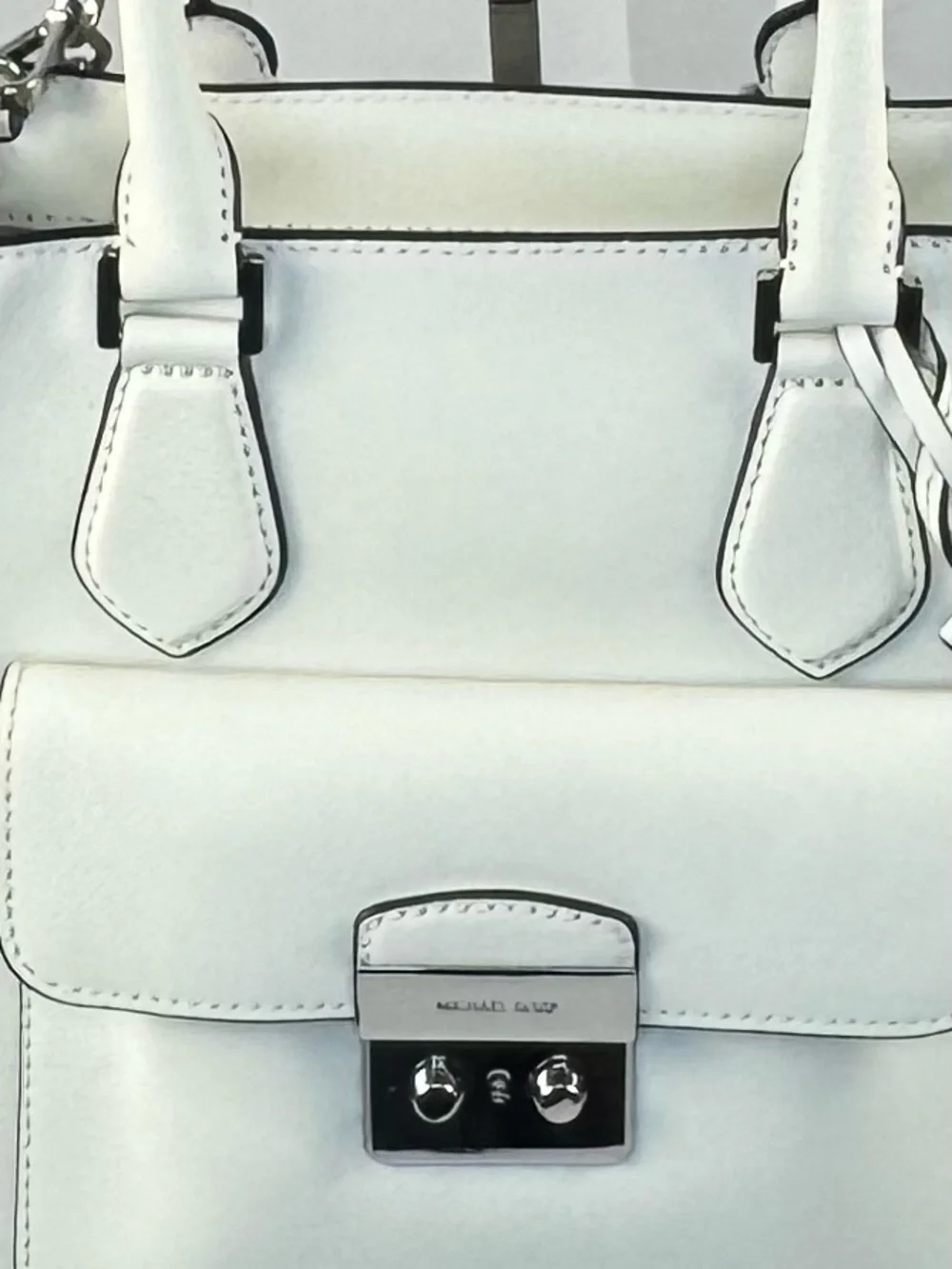 Michael Kors White Saffiano Leather Satchel – Elegant Designer Handbag